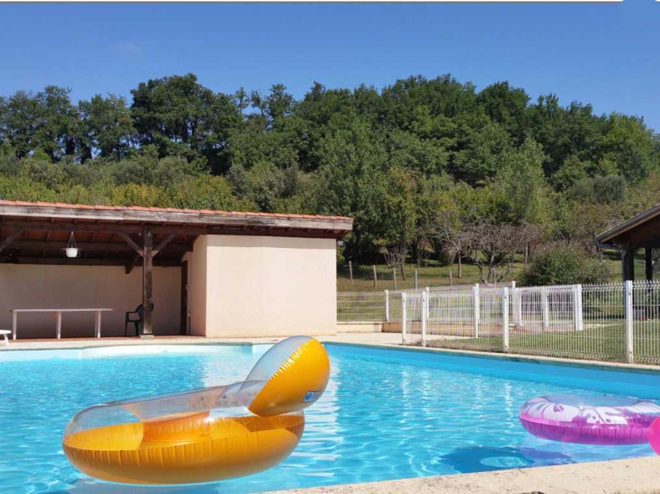 Seuls En Pleine Nature - Gite La Cote Blanche Puygaillard-de-Quercy Exterior photo